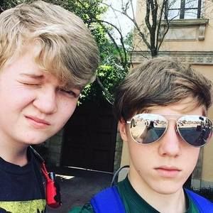 Meet your Posher, Travis